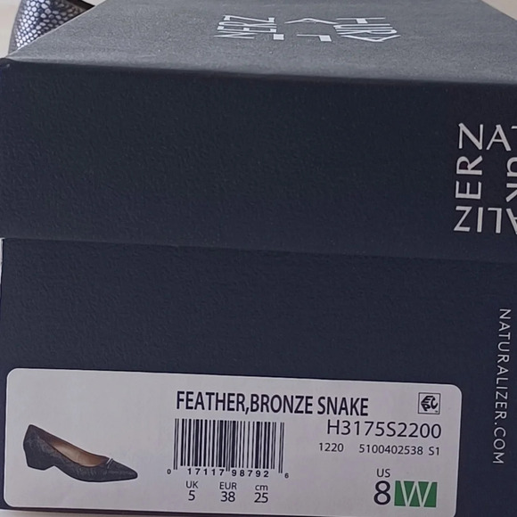 Naturalizer Bronze Snakeskin  Feather Pump 8 Wide - Picture 8 of 8